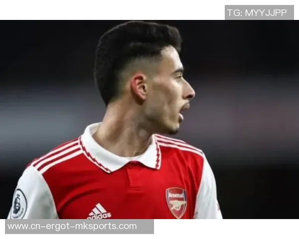 比主教练还年青的老将:英超老将成完美前锋